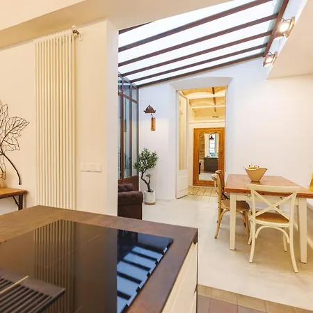 Bravissimo Mercaders 3, Old Town Oasis Apartment