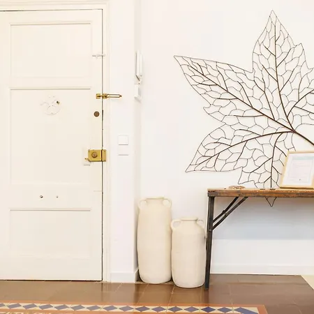 Bravissimo Mercaders 3, Old Town Oasis Apartment *